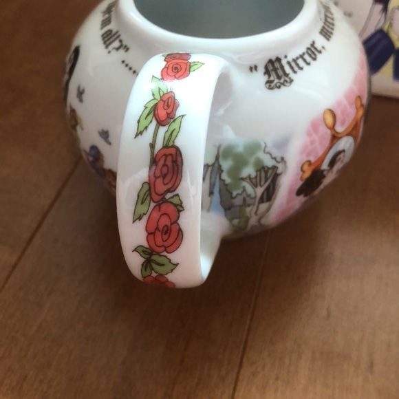 Snow White Creamer and Sugar Set - Picture 14 of 16